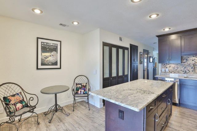 3355 W WYOMING CIRCLE, Tampa, FL 33611