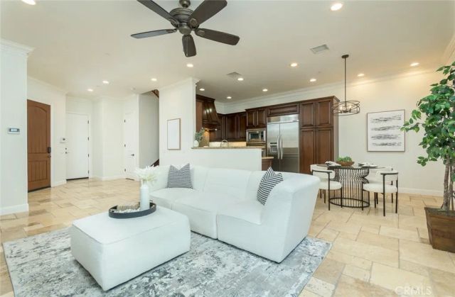 21929 Cortina, Chatsworth, CA 91311
