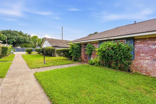 9458 Neuens Road 9458, Houston, TX 77080