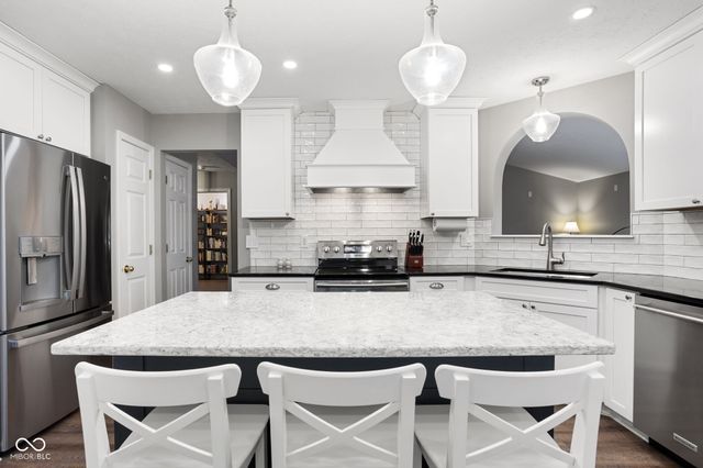 18848 Edwards Grove Drive, Noblesville, IN 46062