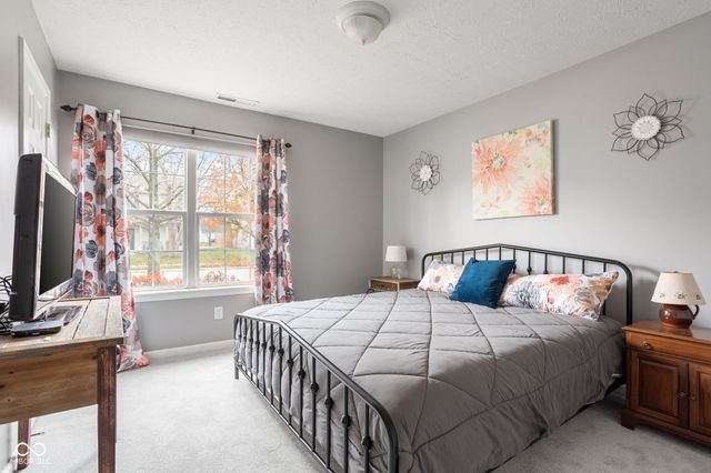 18848 Edwards Grove Drive, Noblesville, IN 46062