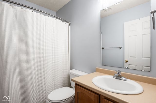 18848 Edwards Grove Drive, Noblesville, IN 46062