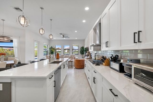 8775 E Baypoint Circle, Parkland, FL 33076