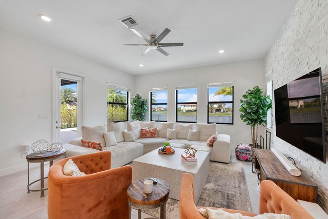 8775 E Baypoint Circle, Parkland, FL 33076