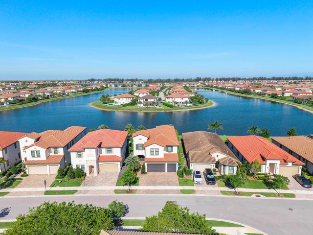 8775 E Baypoint Circle, Parkland, FL 33076