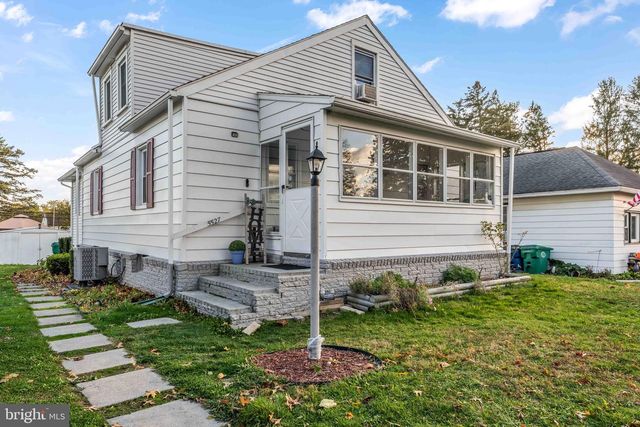 5527 LOCUST ST, Harrisburg, PA 17112