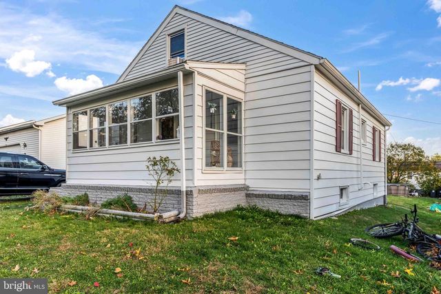 5527 LOCUST ST, Harrisburg, PA 17112