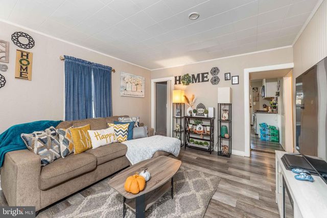 5527 LOCUST ST, Harrisburg, PA 17112