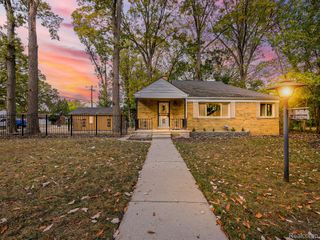 21301 Kipling Street, Oak Park, MI 48237