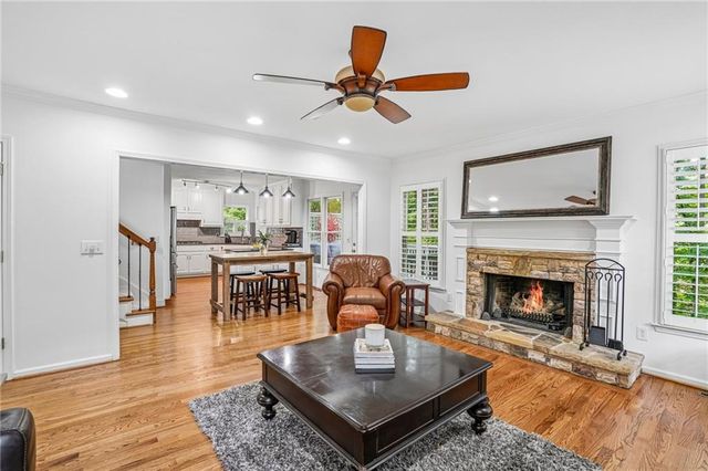 706 Braidwood Ridge NW, Acworth, GA 30101
