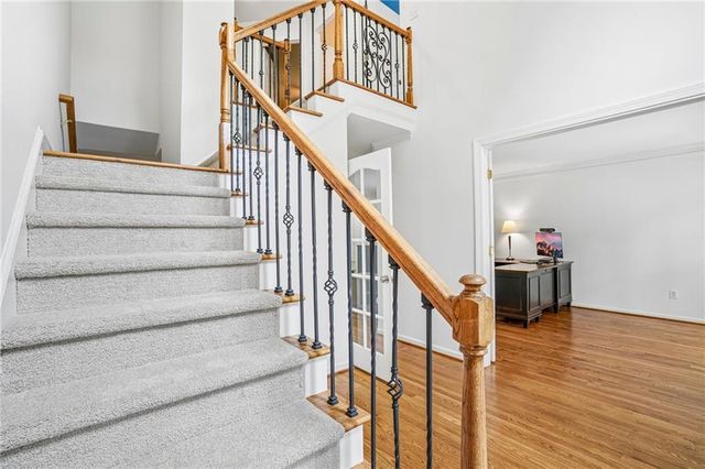 706 Braidwood Ridge NW, Acworth, GA 30101