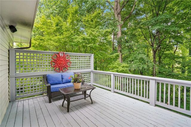 706 Braidwood Ridge NW, Acworth, GA 30101