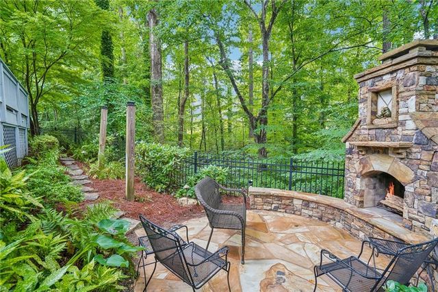 706 Braidwood Ridge NW, Acworth, GA 30101