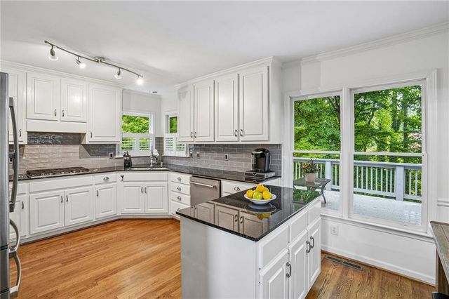 706 Braidwood Ridge NW, Acworth, GA 30101