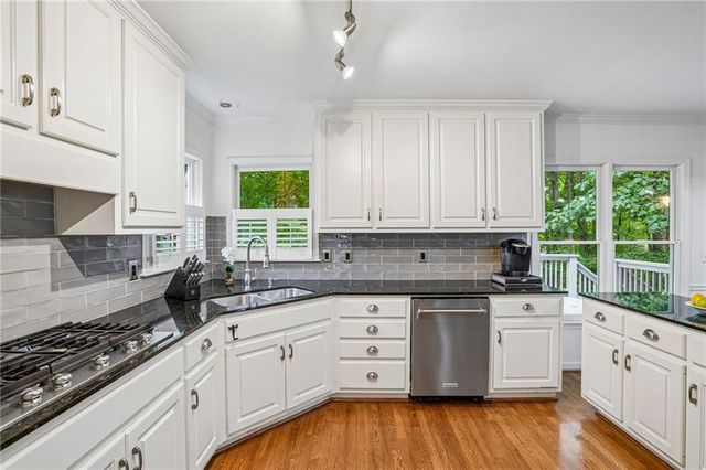 706 Braidwood Ridge NW, Acworth, GA 30101