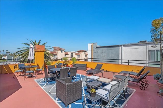 828 N Hudson 106, Los Angeles, CA 90038