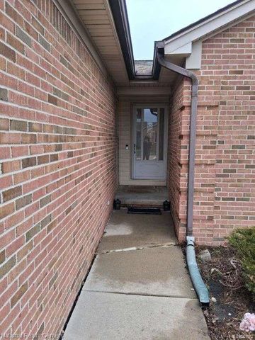 8373 Jefferson Court, Warren, MI 48093