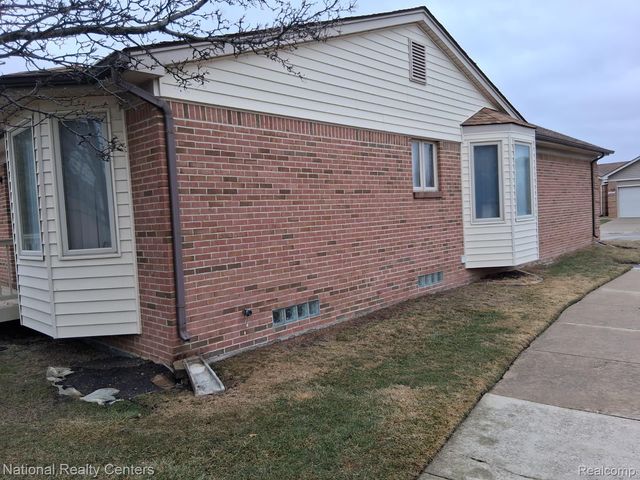 8373 Jefferson Court, Warren, MI 48093