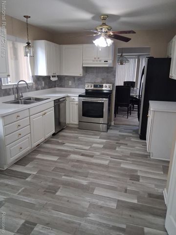 8373 Jefferson Court, Warren, MI 48093