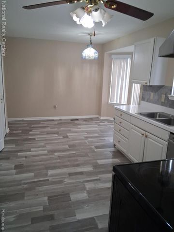 8373 Jefferson Court, Warren, MI 48093