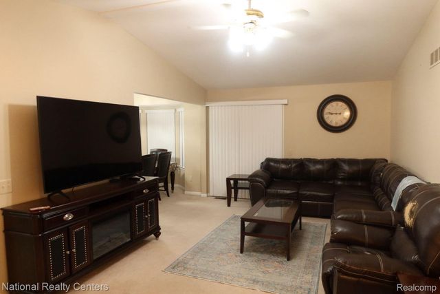 8373 Jefferson Court, Warren, MI 48093