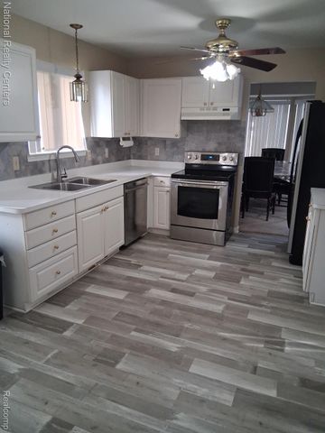 8373 Jefferson Court, Warren, MI 48093