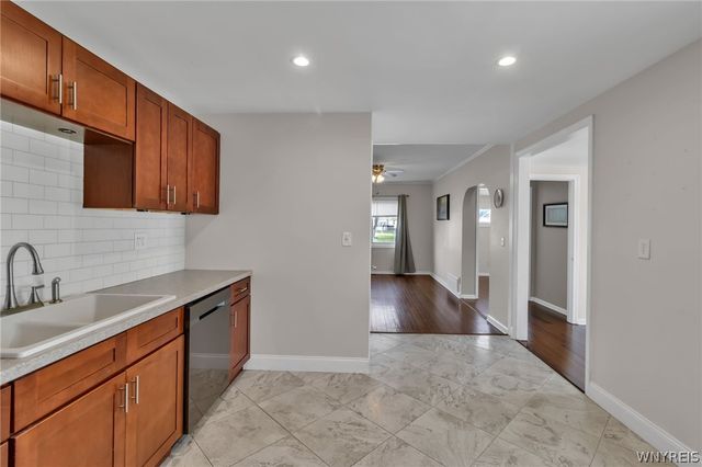 9 Primrose Drive, Cheektowaga, NY 14225