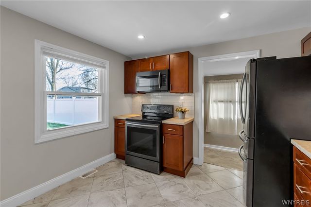 9 Primrose Drive, Cheektowaga, NY 14225