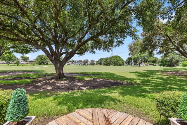 506 Fox Briar Lane, Sugar Land, TX 77478