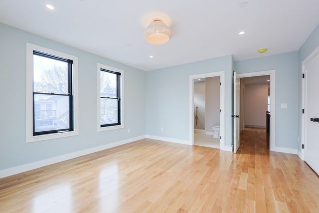 68 Rowe St U:3, Boston, MA 02131
