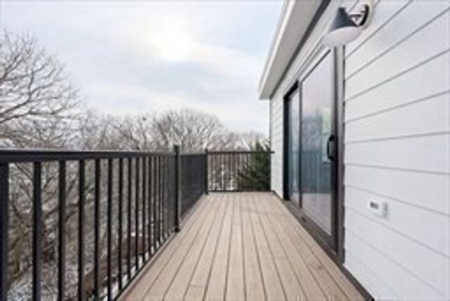 68 Rowe St U:3, Boston, MA 02131