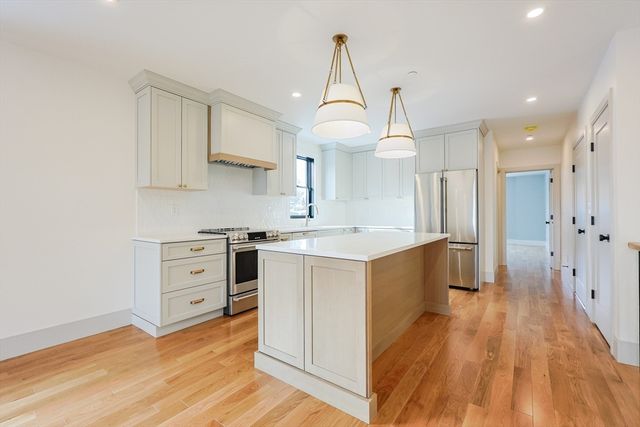 68 Rowe St U:3, Boston, MA 02131