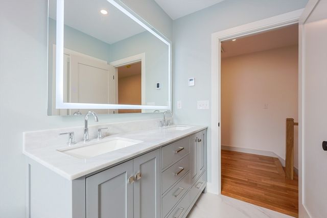 68 Rowe St U:3, Boston, MA 02131