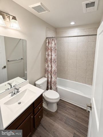 26 SPARROW CIR, Sewell, NJ 08080
