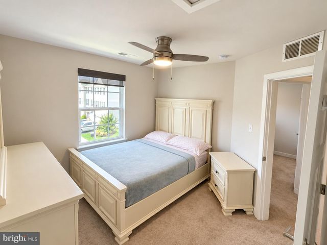 26 SPARROW CIR, Sewell, NJ 08080