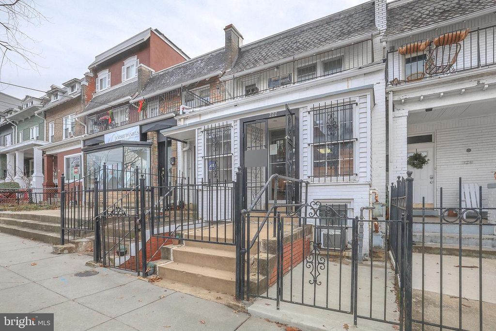 222 UPSHUR ST NW, Washington, DC 20011