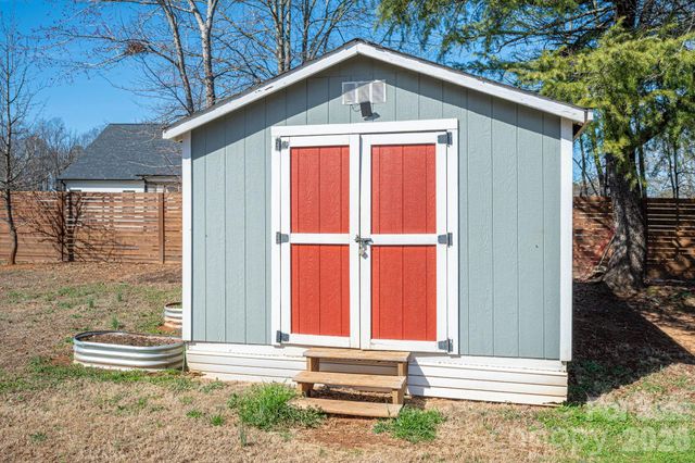 2617 Surrey Drive, Lincolnton, NC 28092