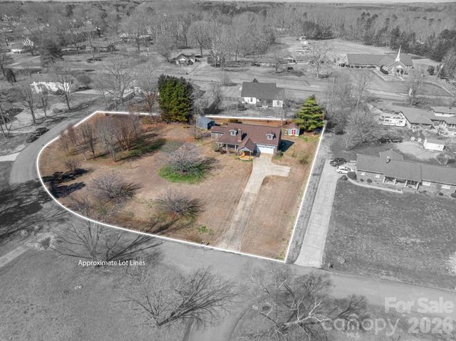 2617 Surrey Drive, Lincolnton, NC 28092