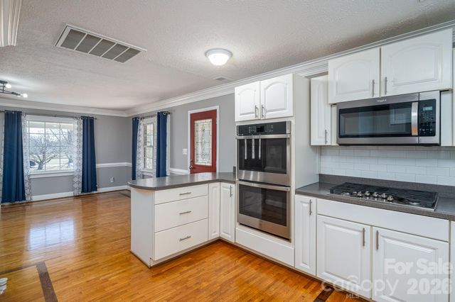 2617 Surrey Drive, Lincolnton, NC 28092