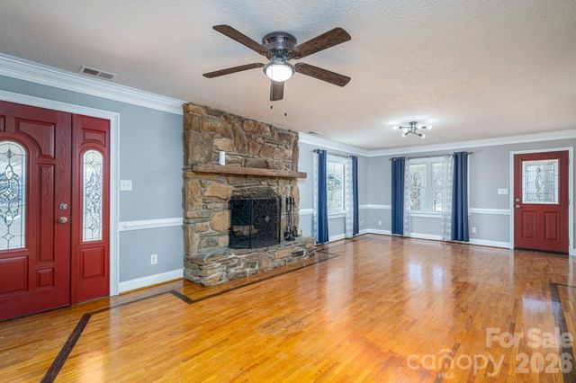 2617 Surrey Drive, Lincolnton, NC 28092