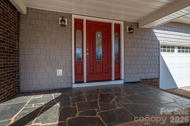 2617 Surrey Drive, Lincolnton, NC 28092