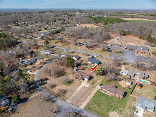 2617 Surrey Drive, Lincolnton, NC 28092