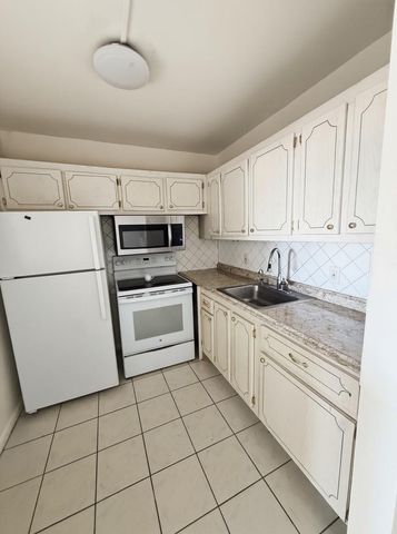 85 Northampton, West Palm Beach, FL 33417