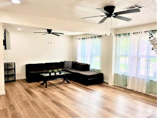 822 E Hayes Corners, Norman, OK 73071