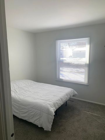 1672 Evergreen Avenue, Hanover Park, IL 60133