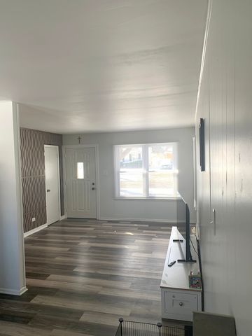 1672 Evergreen Avenue, Hanover Park, IL 60133