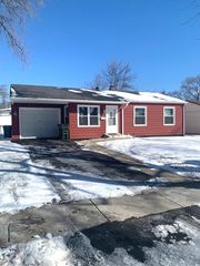1672 Evergreen Avenue, Hanover Park, IL 60133