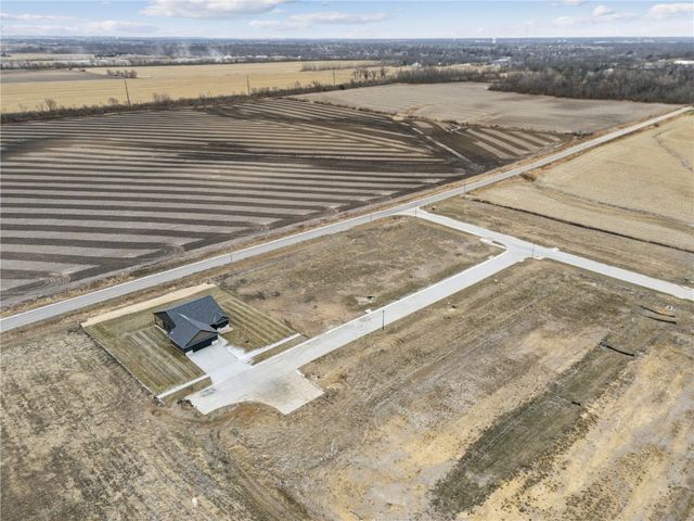 3320 Towne Court, Robins, IA 52328