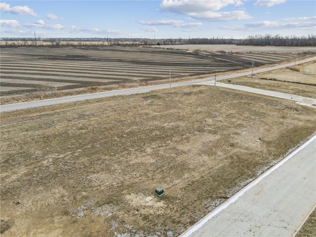 3320 Towne Court, Robins, IA 52328