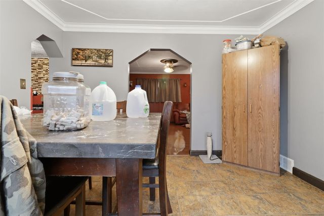 1611 Weymouth Street, West Bloomfield, MI 48324